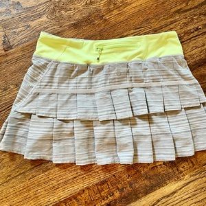 Lululemon tennis skirt size 6